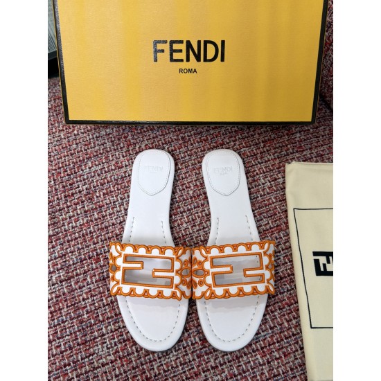 Fendi slippers