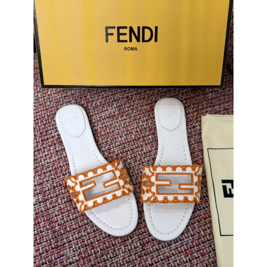 Fendi slippers