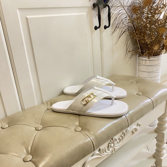 Fendi slippers