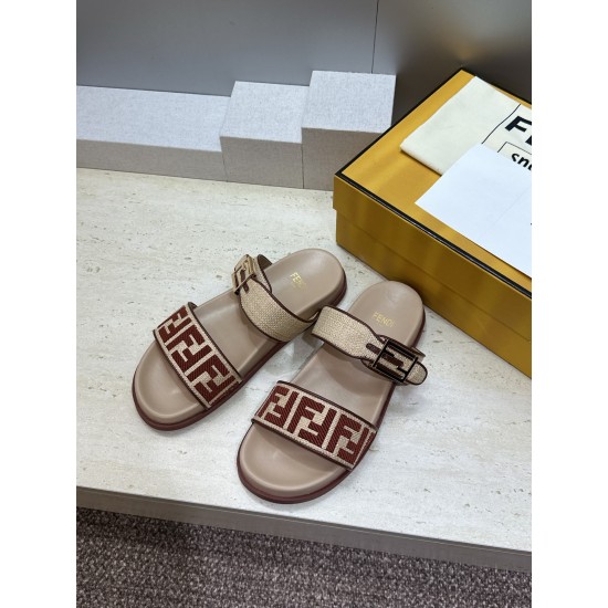 Fendi slippers