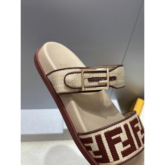 Fendi slippers