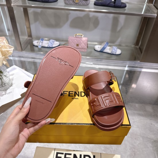 Fendi slippers