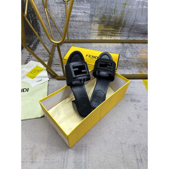 Fendi slippers