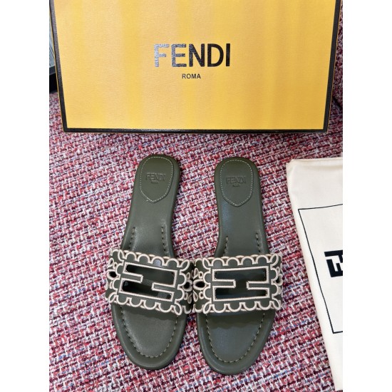 Fendi slippers