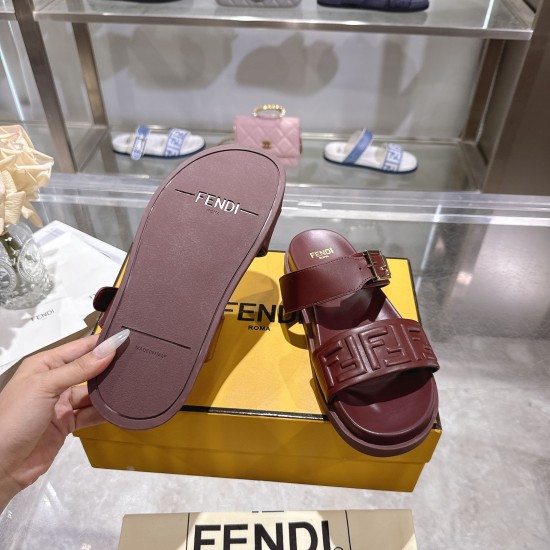 Fendi slippers