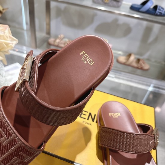 Fendi slippers