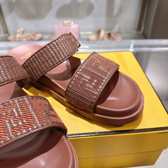 Fendi slippers