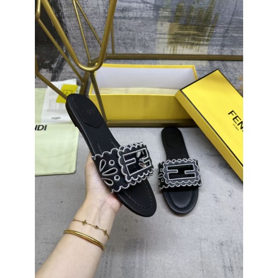 Fendi slippers