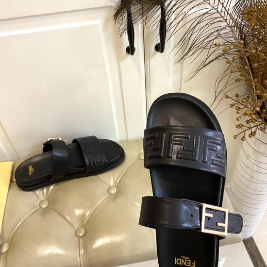 Fendi slippers