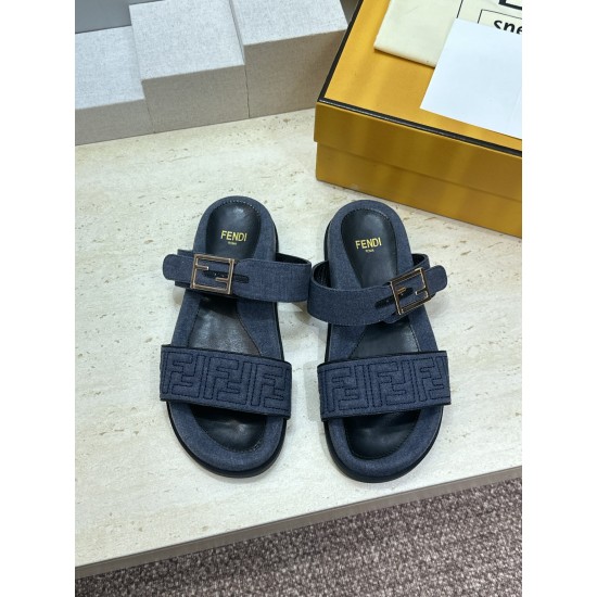Fendi slippers