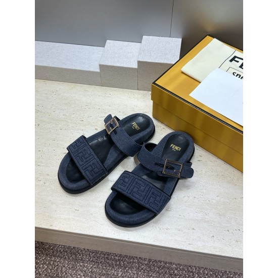 Fendi slippers