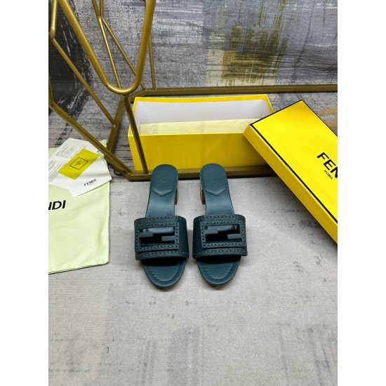 Fendi slippers