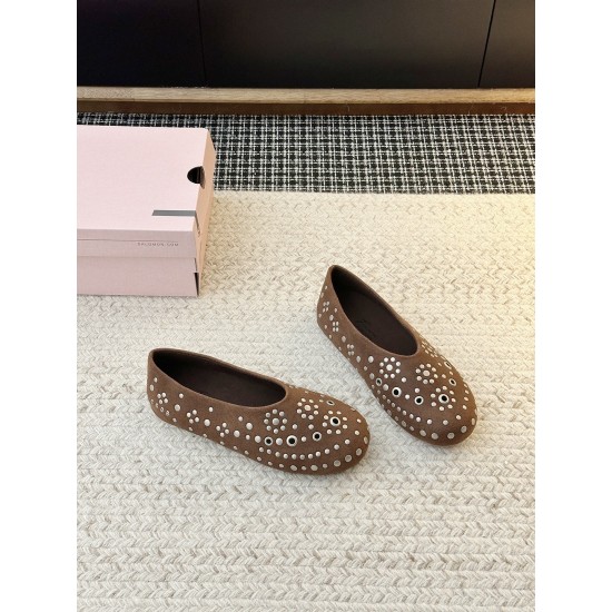 GGDB slippers