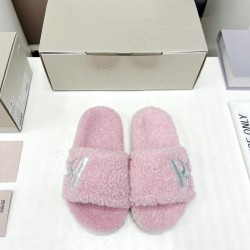 GGDB slippers