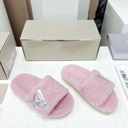 GGDB slippers