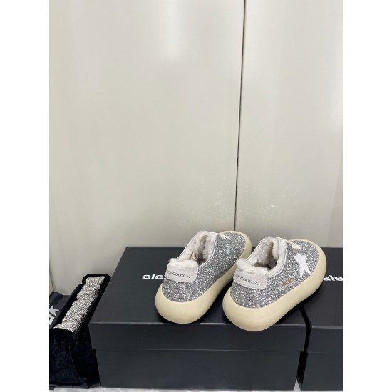 GGDB slippers