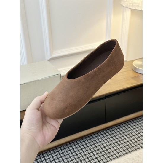 GGDB slippers