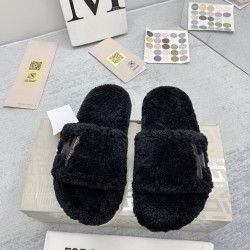 GGDB slippers