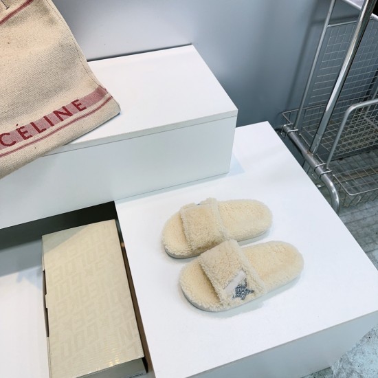 GGDB slippers