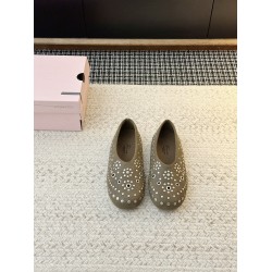 GGDB slippers