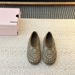 GGDB slippers