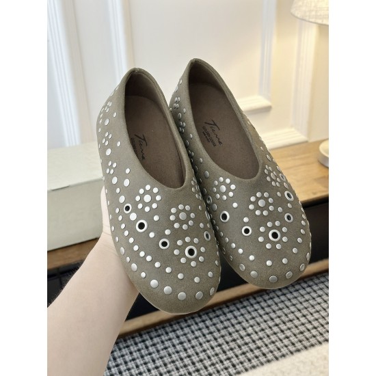 GGDB slippers