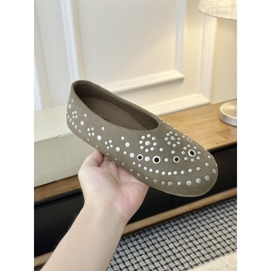 GGDB slippers