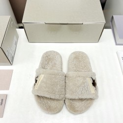 GGDB slippers