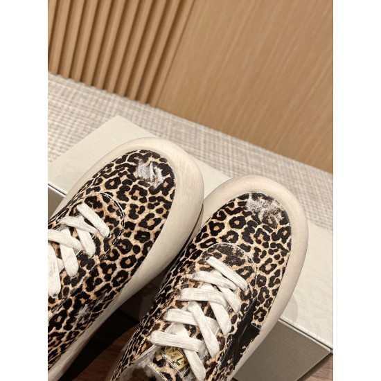 GGDB slippers