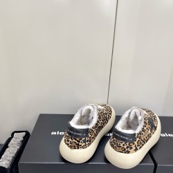 GGDB slippers