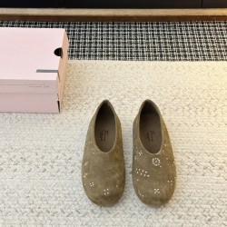 GGDB slippers
