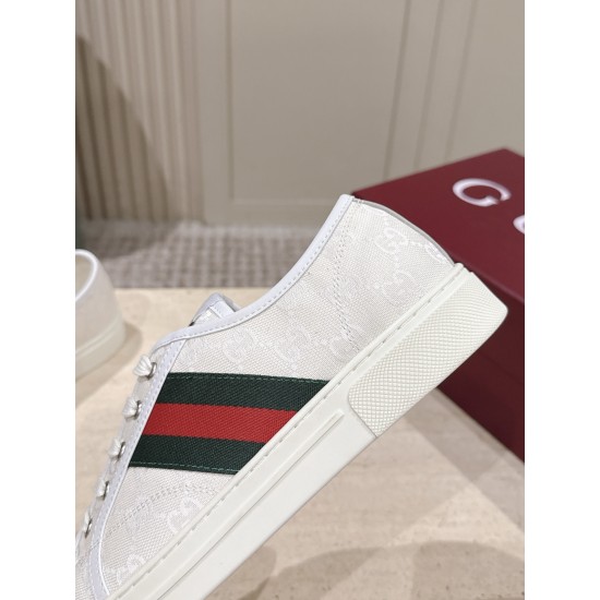 Gucci Skate Shoes Top Quality
Women 35-41
men 3-45