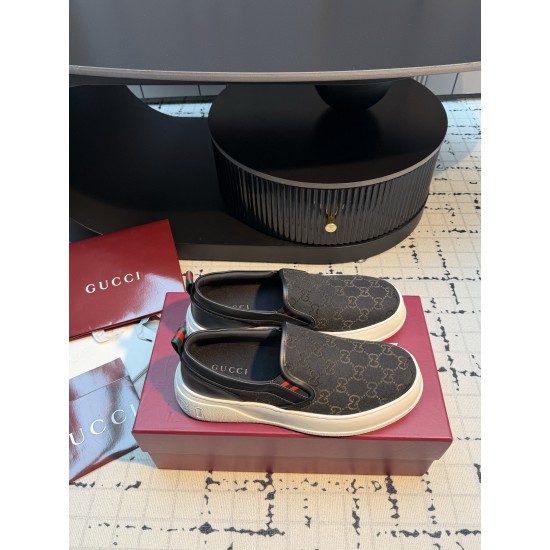 Gucci Skate Shoes Top Quality
Women 35-41
men 3-45