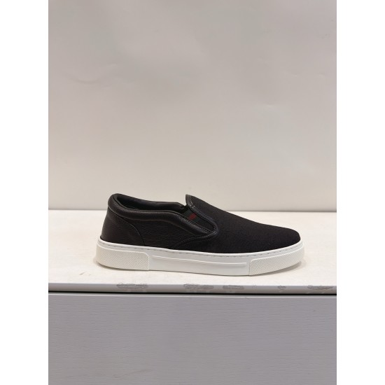 Gucci Skate Shoes Top Quality
Women 35-41
men 3-45
