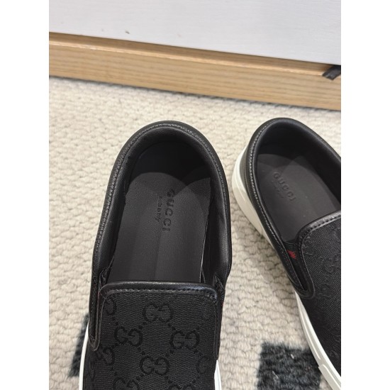 Gucci Skate Shoes Top Quality
Women 35-41
men 3-45