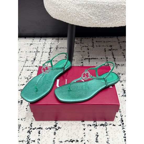 Gucci slippers