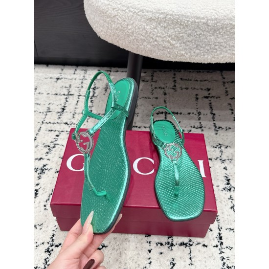Gucci slippers