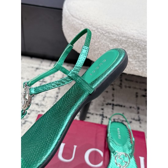 Gucci slippers