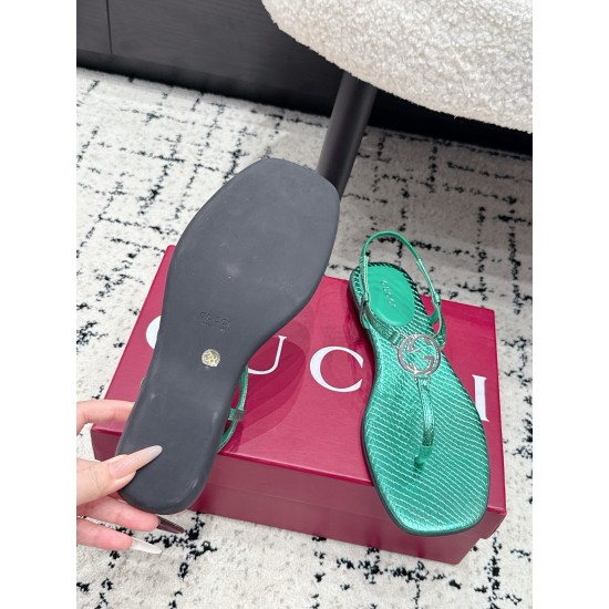 Gucci slippers