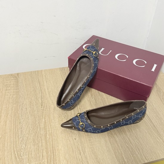 Gucci slippers