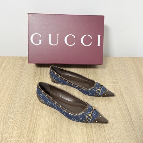 Gucci slippers