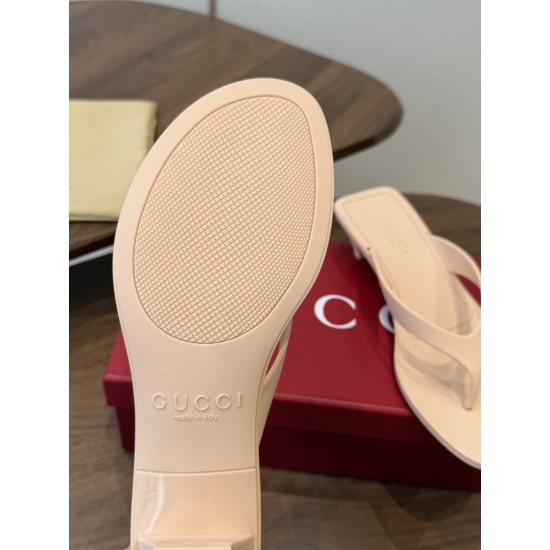 Gucci slippers