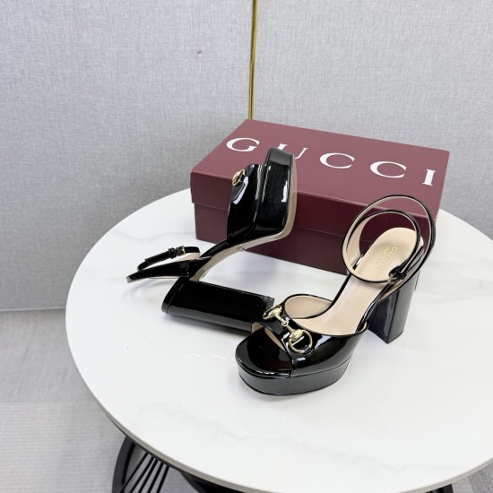 Gucci slippers
