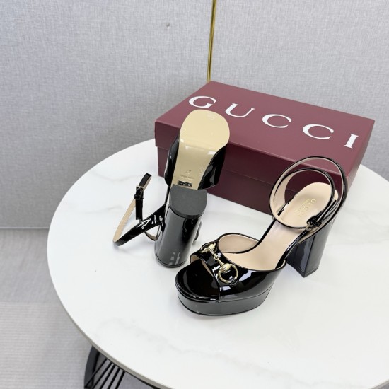 Gucci slippers