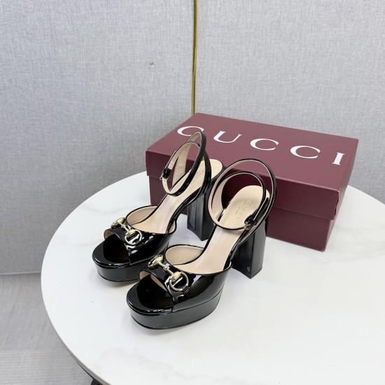 Gucci slippers