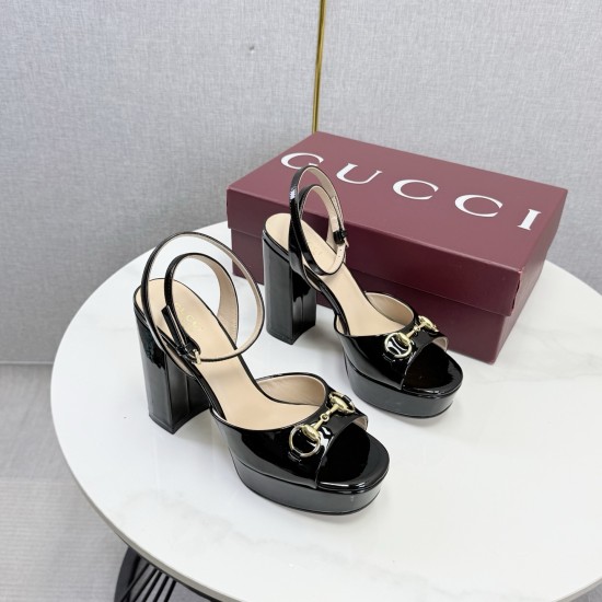 Gucci slippers
