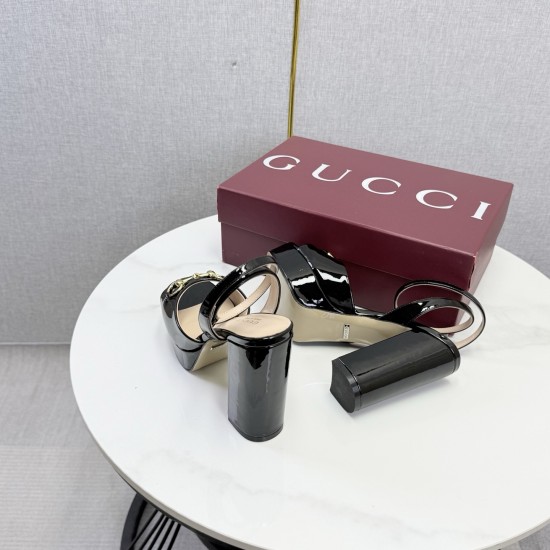 Gucci slippers