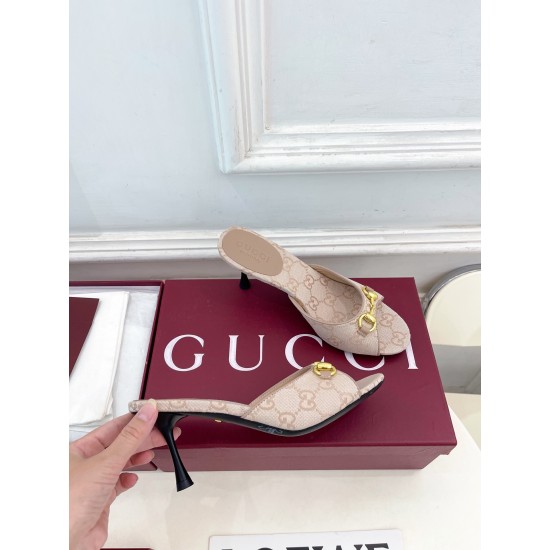 Gucci slippers