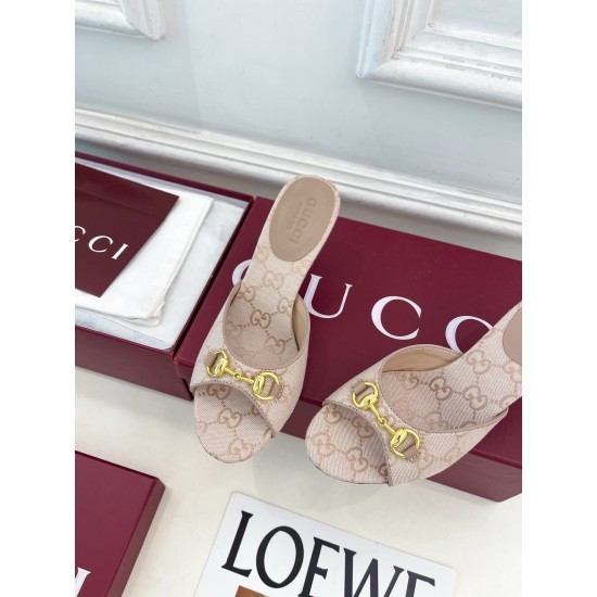 Gucci slippers