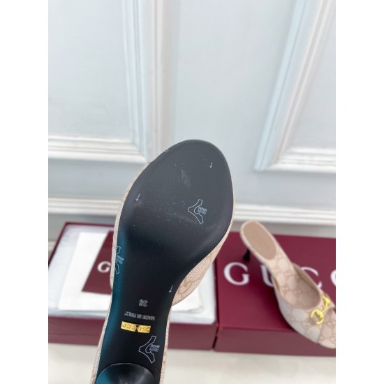 Gucci slippers